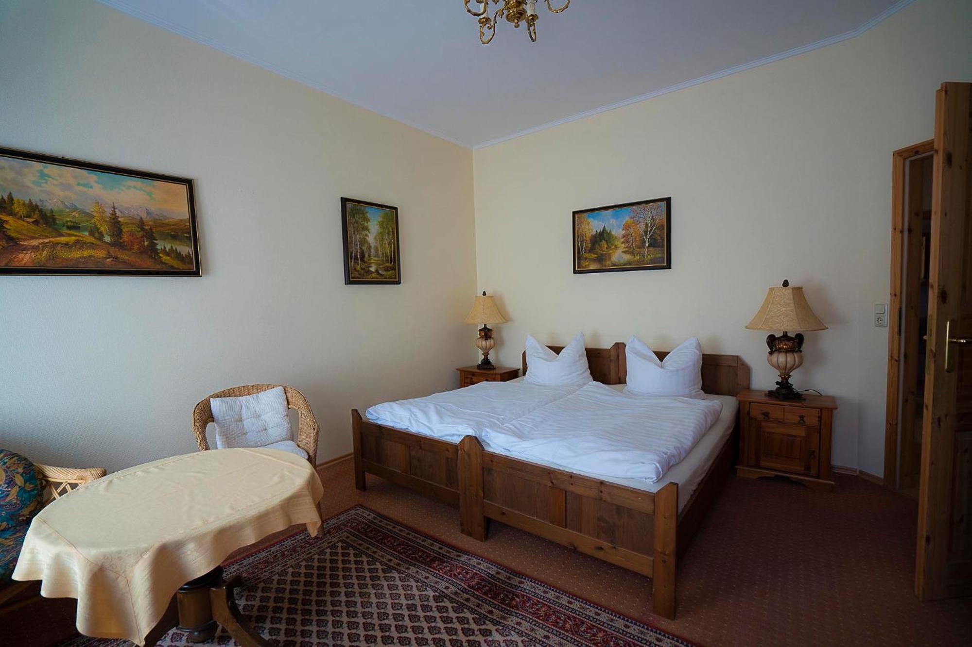 Pension Am Dom Шверин Номер фото